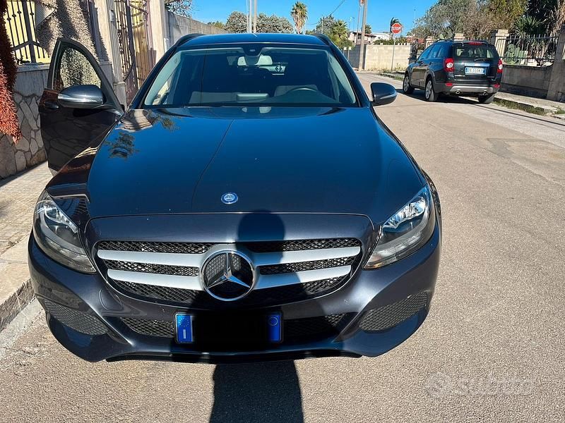 Usata Mercedes C180 156 CV (114 kW) 2015 Grigio Station wagon