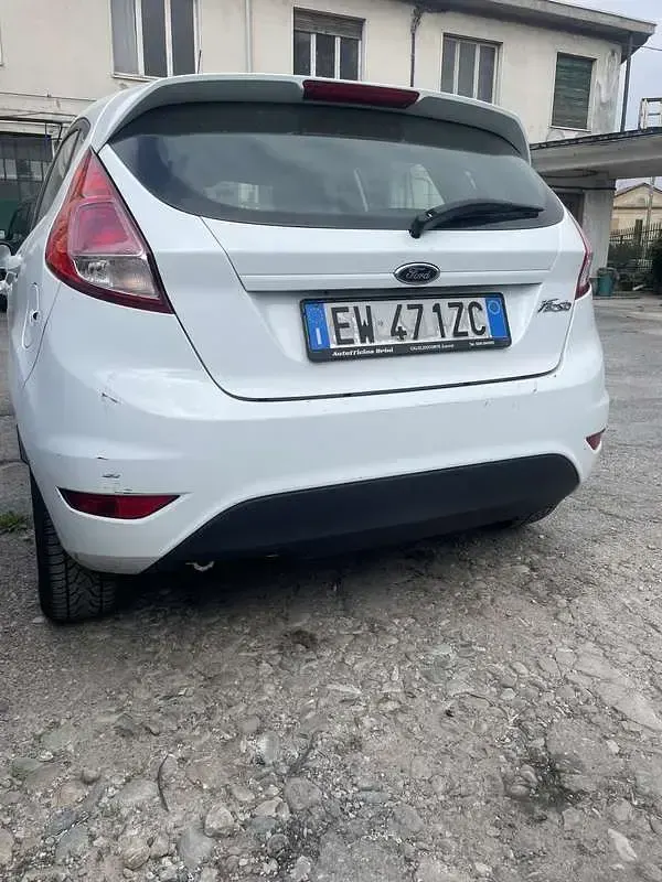 Usata Ford Fiesta Titanium 80 CV (58 kW) 2014 Utilitaria