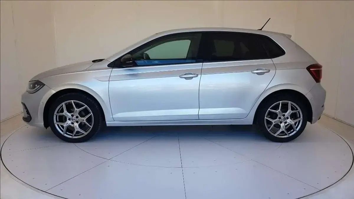 Usata VW Polo Style 95 CV (69 kW) 2023 Argento Berlina