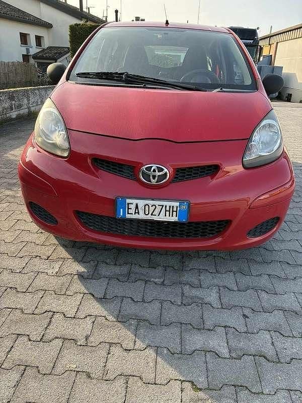Usata Toyota Aygo Connect Style 68 CV (50 kW) 2010 Utilitaria