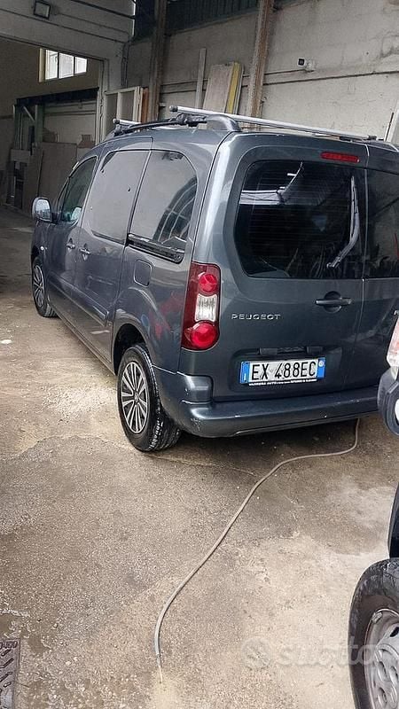 Usata Peugeot Partner 2014 Grigio Monovolume