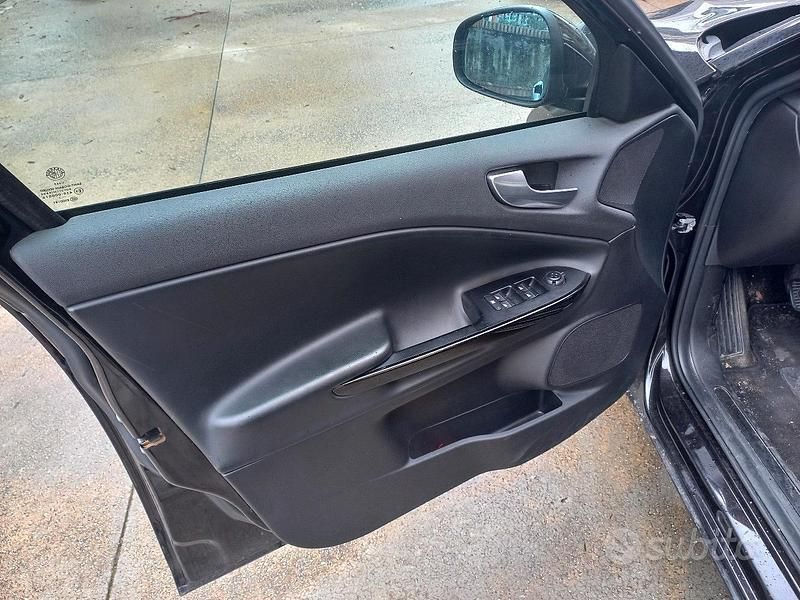 Usata Alfa Romeo Giulietta 140 CV (102 kW) 2011 Utilitaria