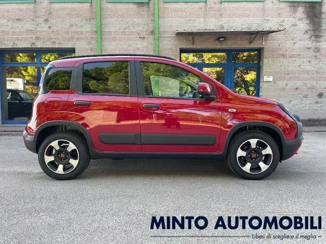 Usata Fiat Panda Cross Cross 70 CV (51 kW) 2024 Rosso Utilitaria