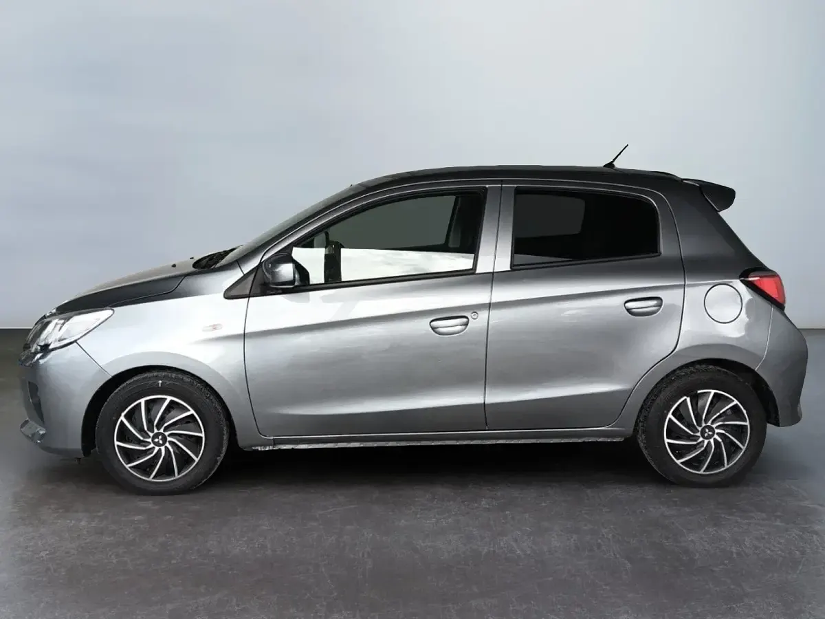 Brugt Mitsubishi Space Star Invite 71 HK (52 kW) 2022 Sølv Hatchback