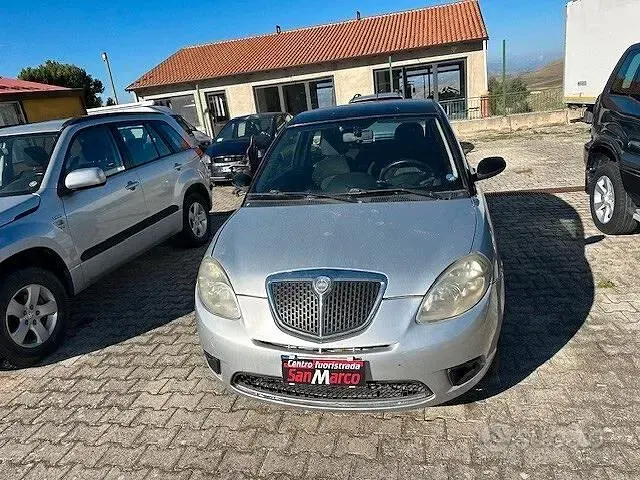 Usata Lancia Ypsilon 75 CV (55 kW) 2007 Grigio Utilitaria