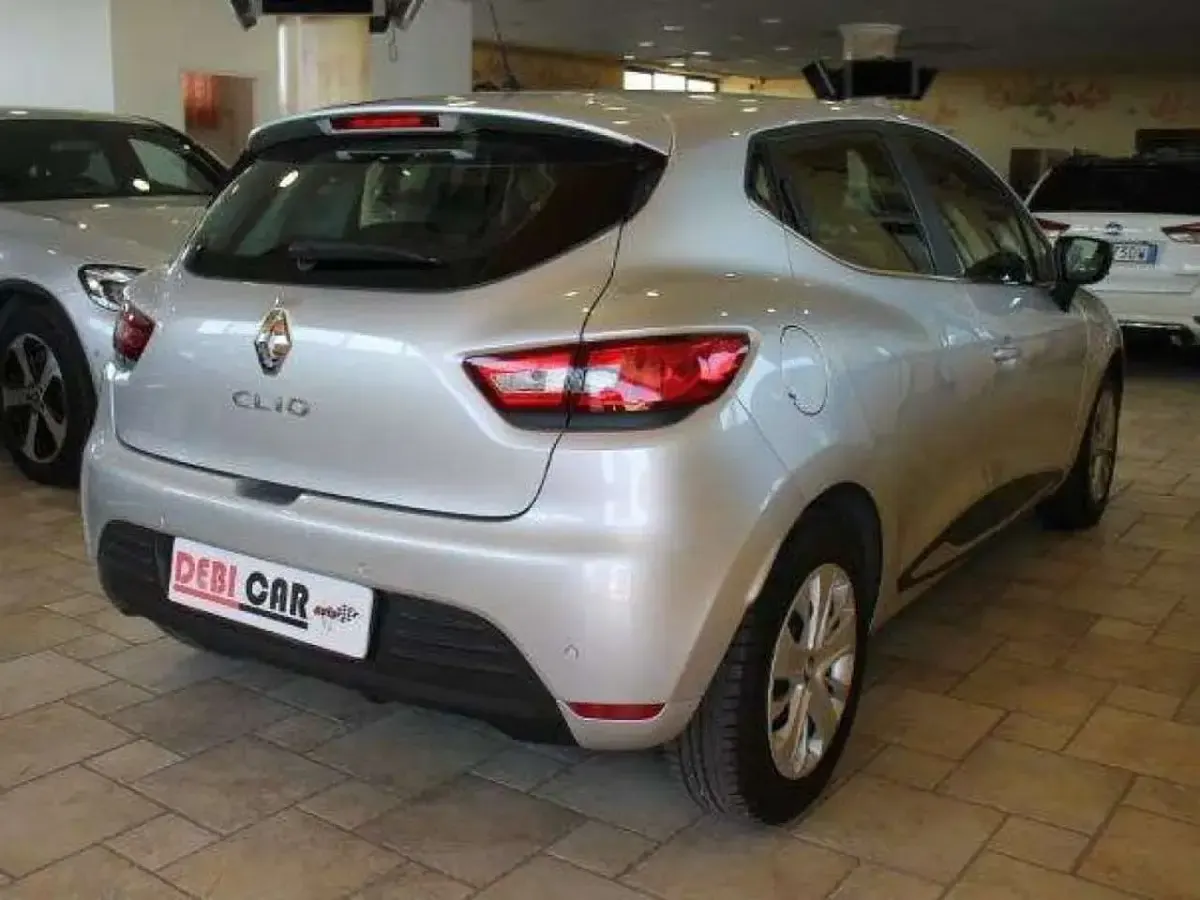 Usata Renault Clio IV 90 CV (66 kW) 2019 Grigio Berlina
