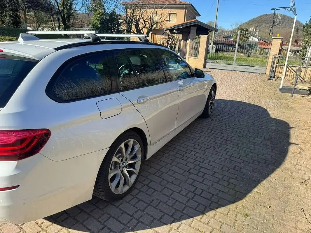Usata BMW 520 Luxury Line 190 CV (139 kW) 2015 Bianco Station wagon