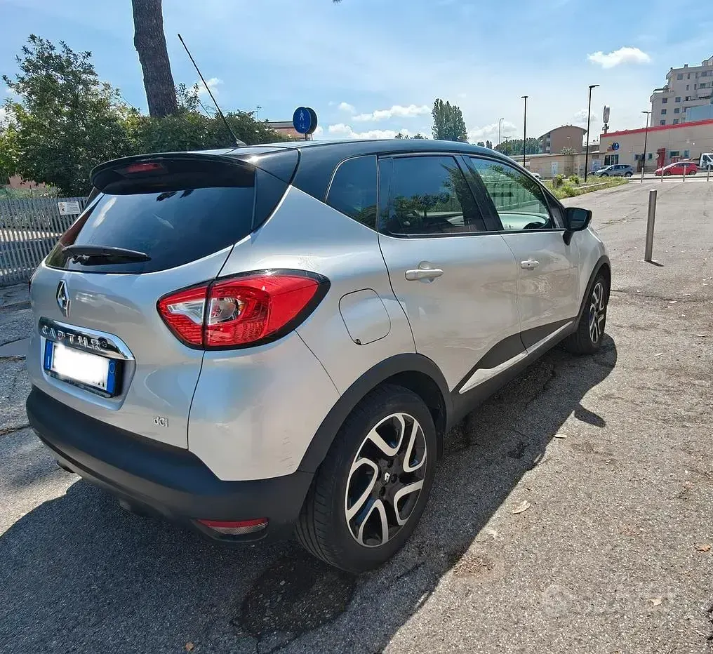 Usata Renault Captur 90 CV (66 kW) 2015 Grigio SUV