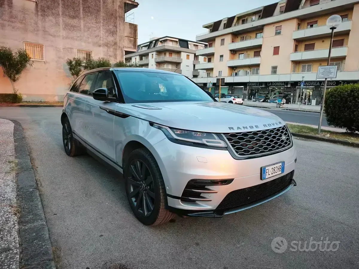 Usata Land Rover Range Rover Velar R-Dynamic 241 CV (177 kW) 2017 Grigio SUV