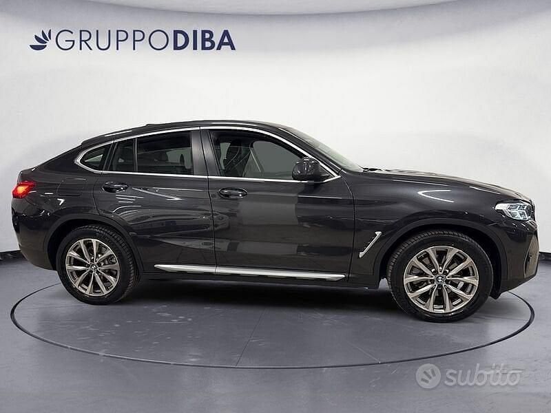 Usata BMW X4 Comfort Edition 190 CV (139 kW) 2021 Grigio SUV