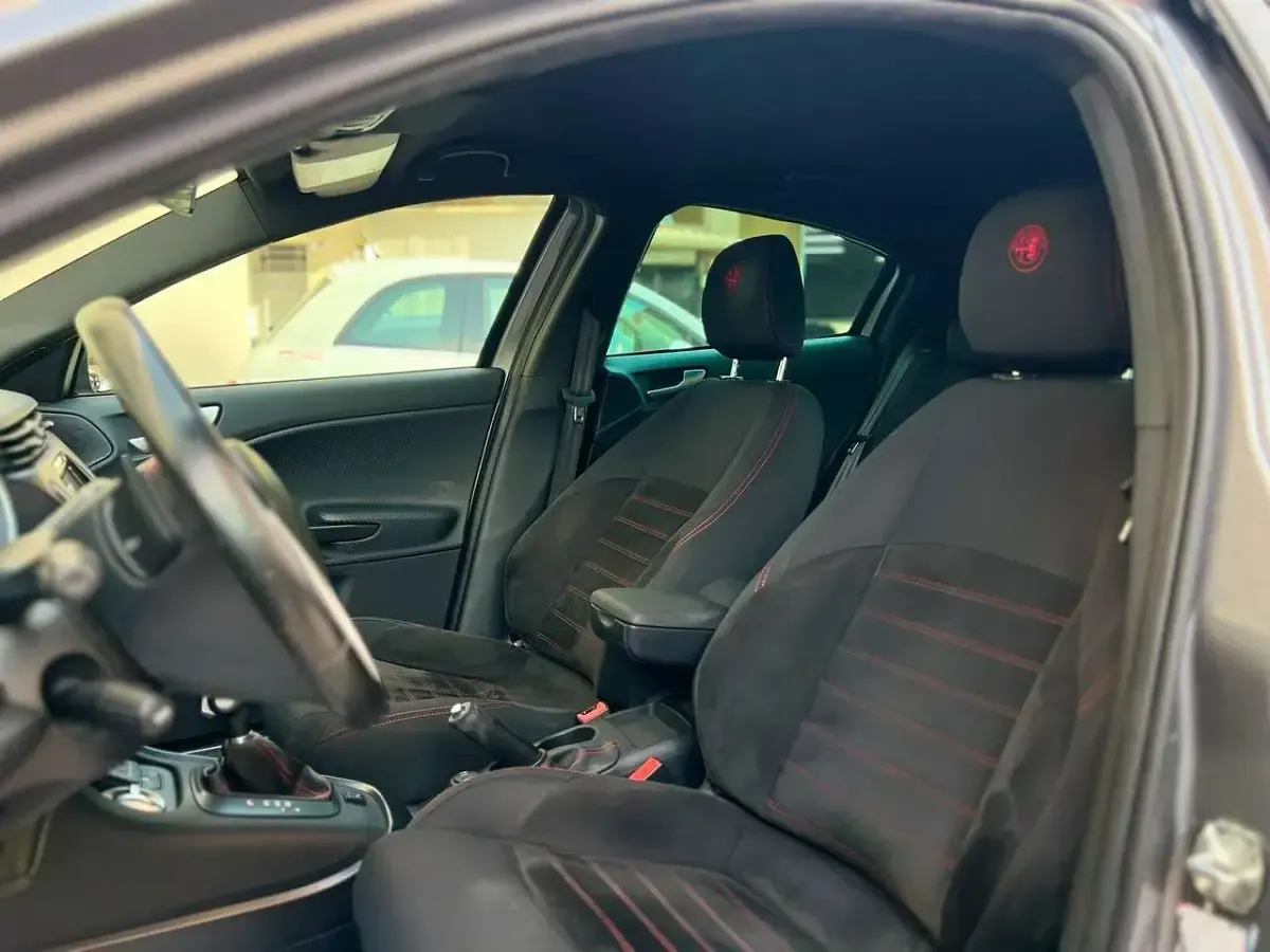 Usata Alfa Romeo Giulietta 120 CV (88 kW) 2020 Grigio Utilitaria