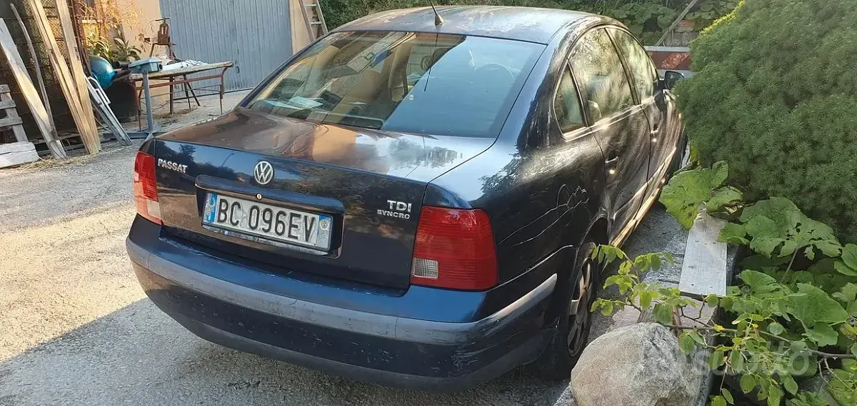 Usata VW Passat 110 CV (80 kW) 1999 Bluazzurro Berlina