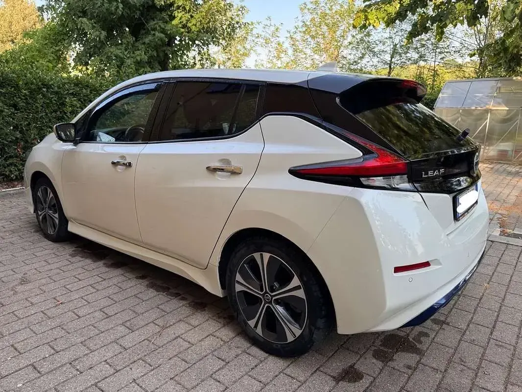 Usata Nissan Leaf Tekna 89 kW (122 CV) 2021 Bianco Utilitaria