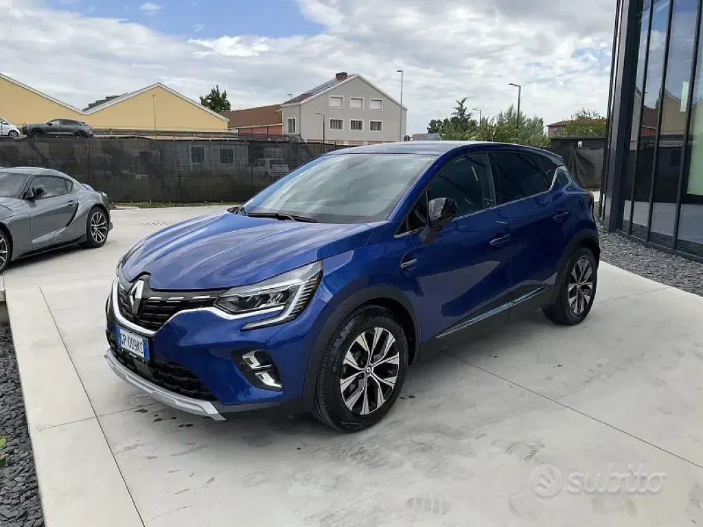Usata Renault Captur Techno 94 CV (69 kW) 2023 Blu SUV