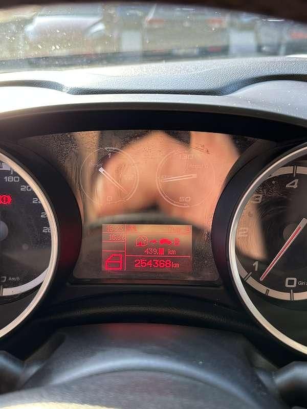 Usata Alfa Romeo Giulietta Distinctive 105 CV (77 kW) 2013 Utilitaria