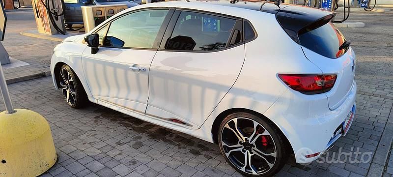 Usata Renault Clio IV Trophy 220 CV (161 kW) 2016 Bianco Berlina