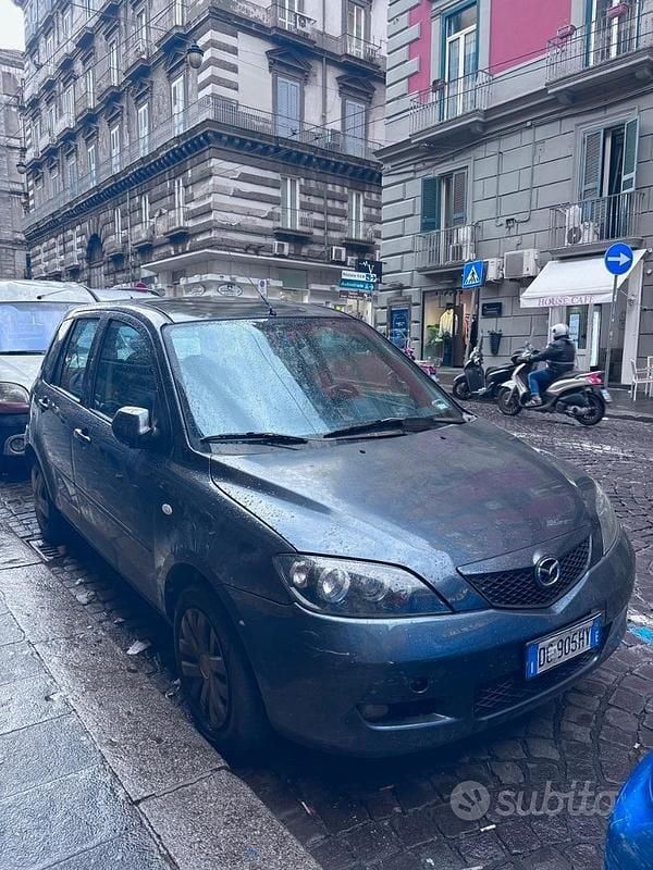 Usata Mazda 2 68 CV (50 kW) 2006 Grigio Berlina