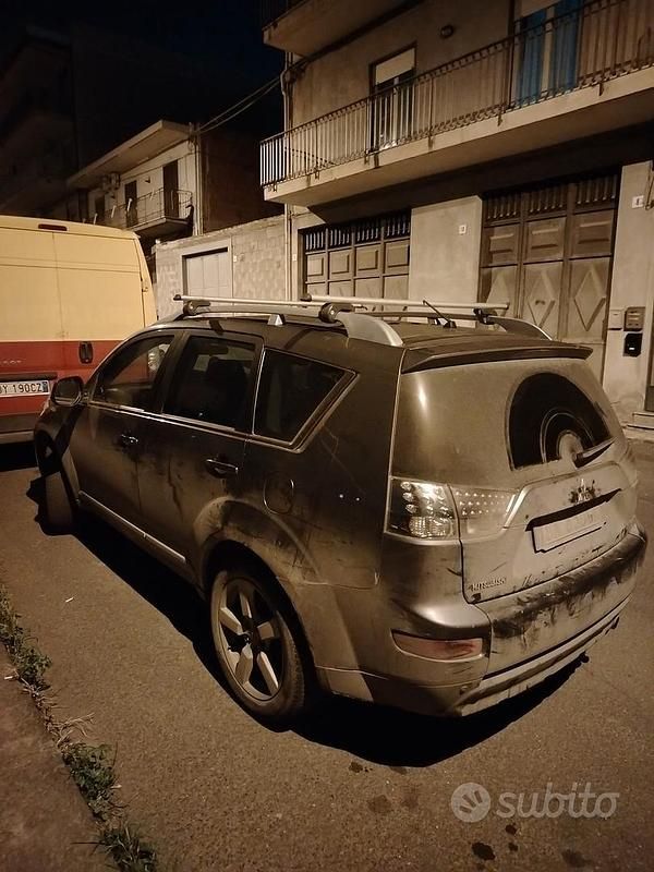 Usata Mitsubishi Outlander 177 CV (130 kW) 2006 Grigio SUV