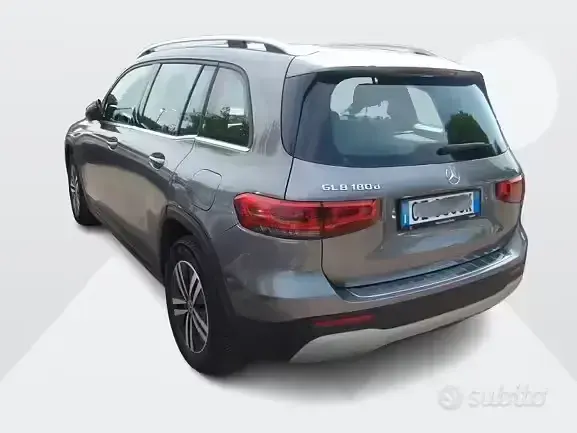 Usata Mercedes GLB180 Business 116 CV (85 kW) 2021 Grigio SUV