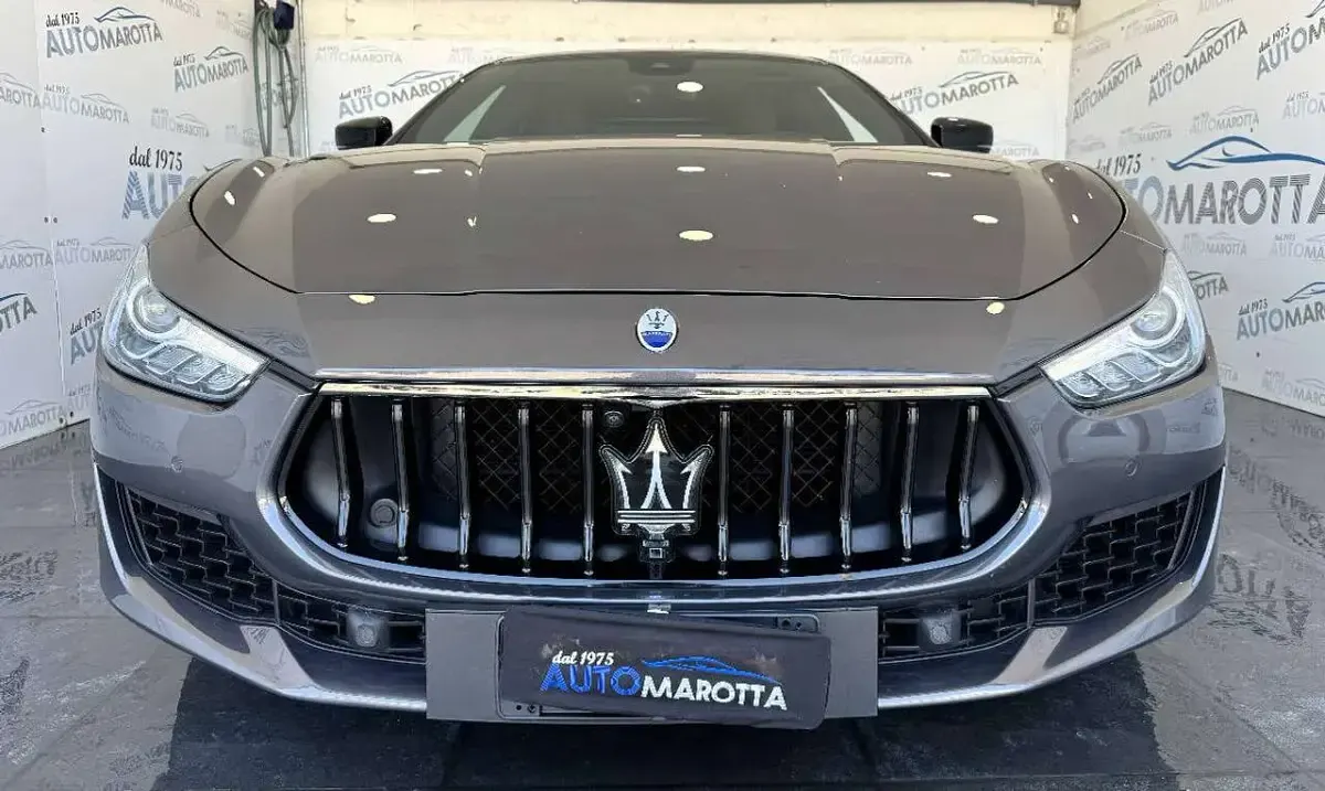 Usata Maserati Ghibli GT 330 CV (242 kW) 2023 Grigio Berlina