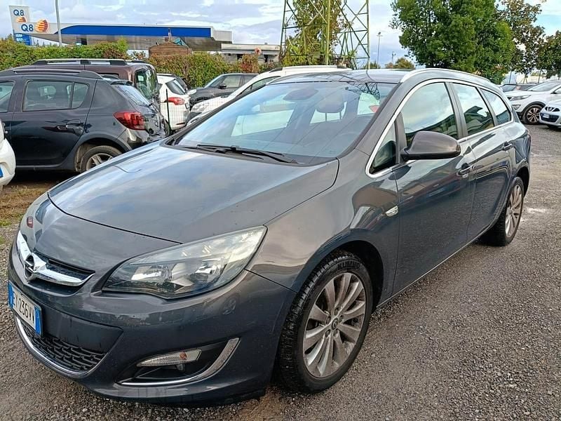 Grigio Usata 2015 Opel Astra Station wagon | 5990 € (Ottimo prezzo) - Immagine 1/4