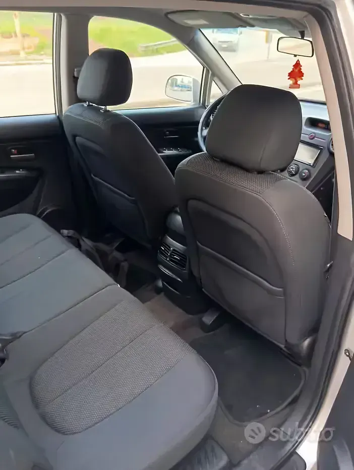 Usata Kia Carens 140 CV (102 kW) 2009 Grigio Monovolume