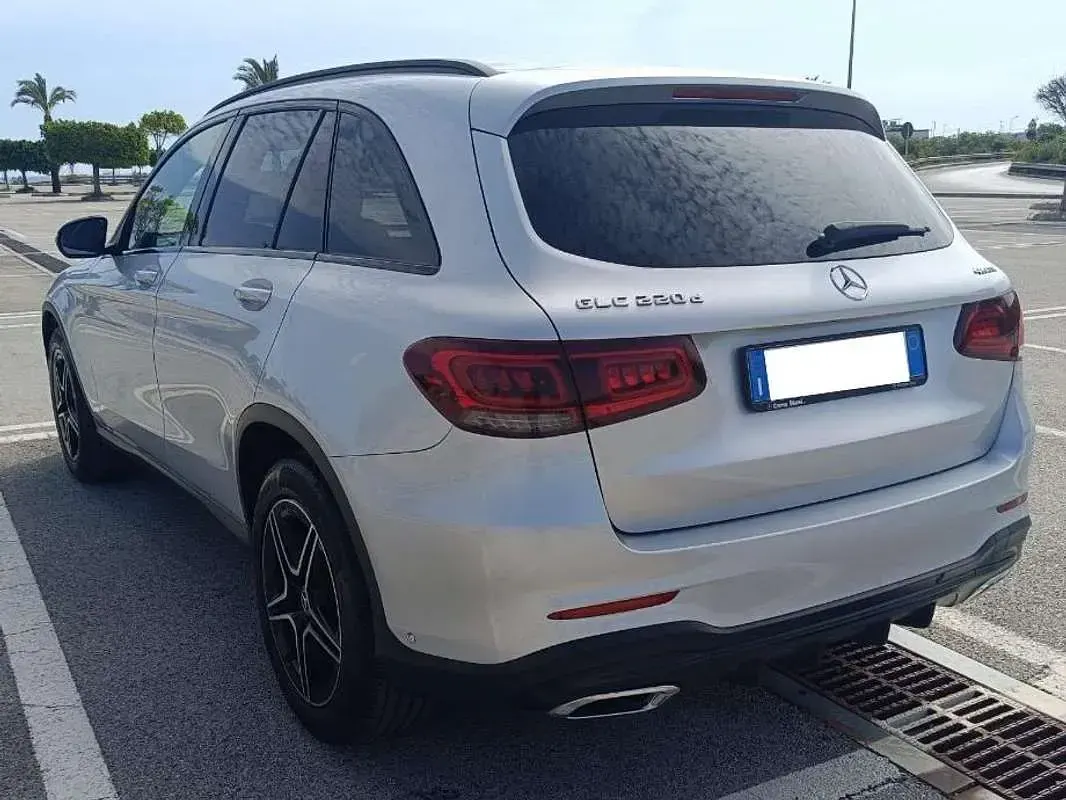 Usata Mercedes GLC220 Premium Plus 194 CV (142 kW) 2019 Argento SUV