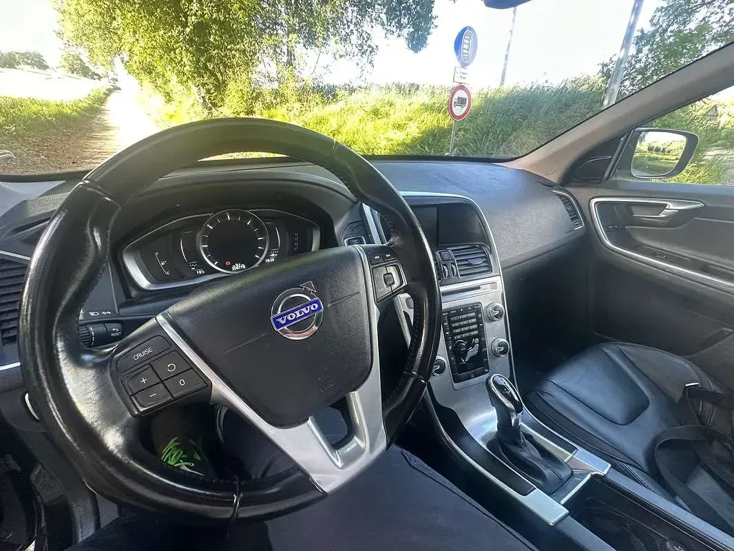 Usata Volvo XC60 Ocean Race 181 CV (133 kW) 2015 Nero SUV