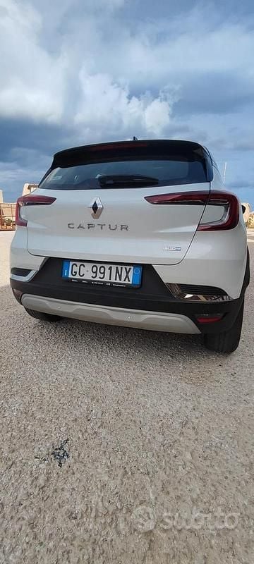 Usata Renault Captur 160 CV (117 kW) 2021 Bianco SUV