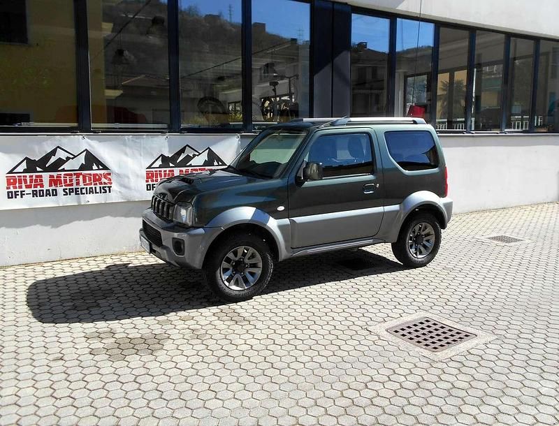 Usata Suzuki Jimny 86 CV (63 kW) 2018 Verde SUV