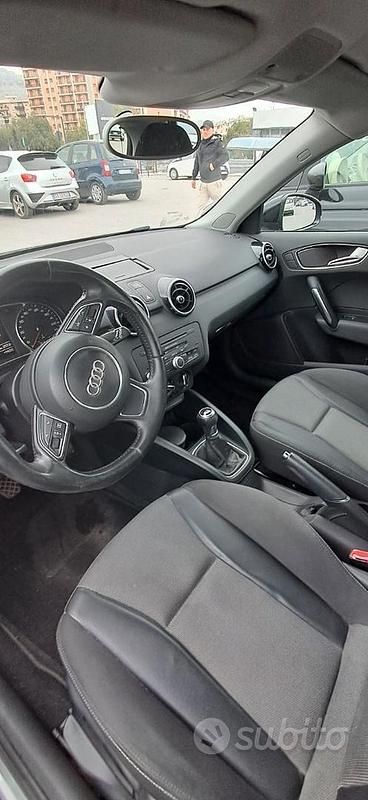 Usata Audi A1 Sportback Ambition 90 CV (66 kW) 2012 Nero Utilitaria