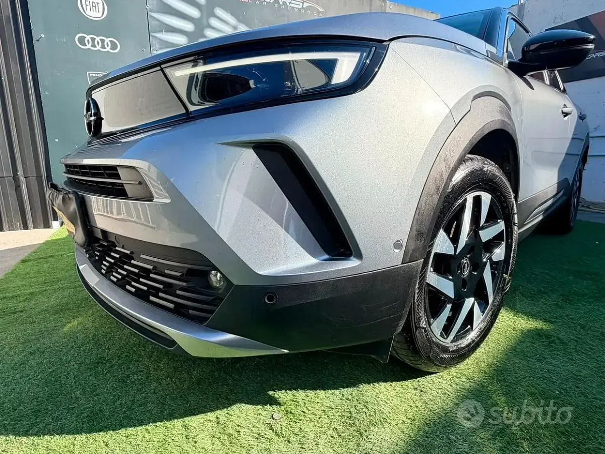 Usata Opel Mokka Elegance 101 CV (74 kW) 2025 Grigio SUV