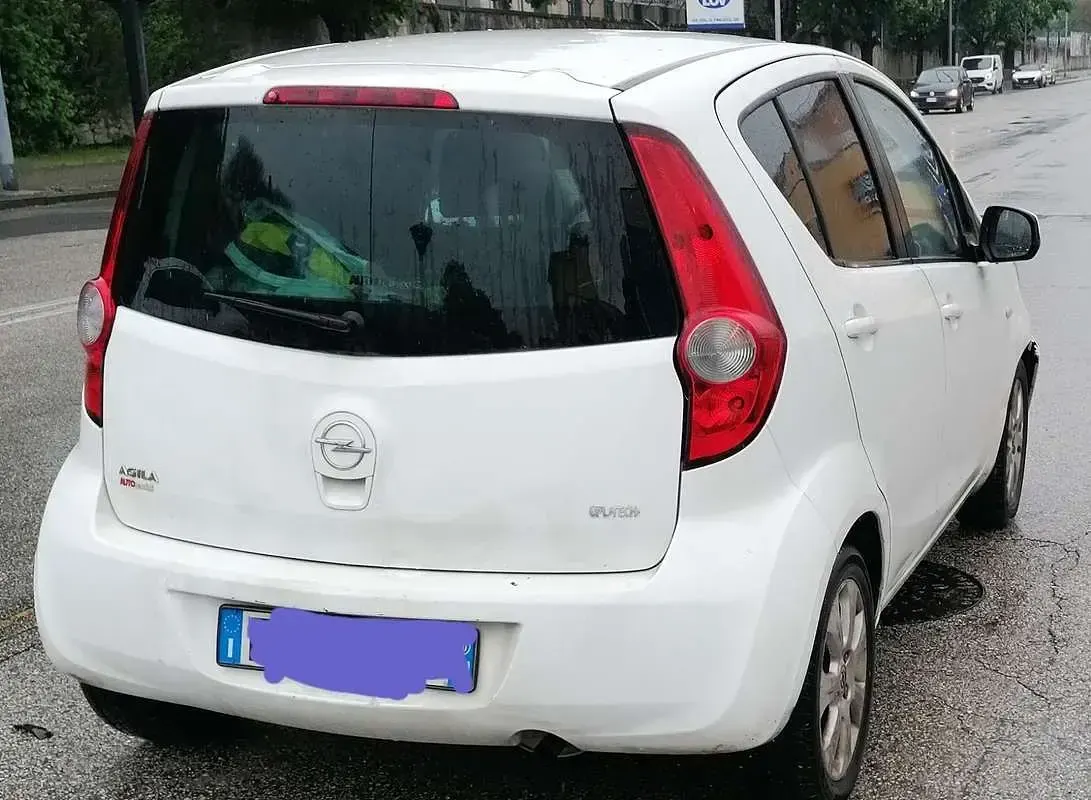 Usata Opel Agila Edition 86 CV (63 kW) 2010 Utilitaria