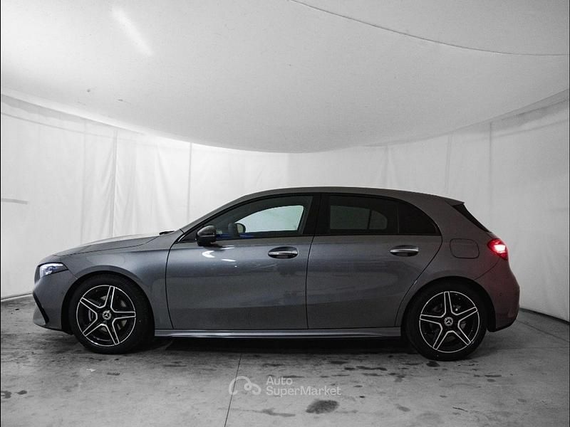 Nuova Mercedes A180 116 CV (85 kW) 2025 Nero Berlina