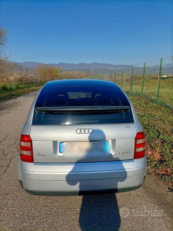 Usata Audi A2 Ambiente 75 CV (55 kW) 2004 Grigio Utilitaria