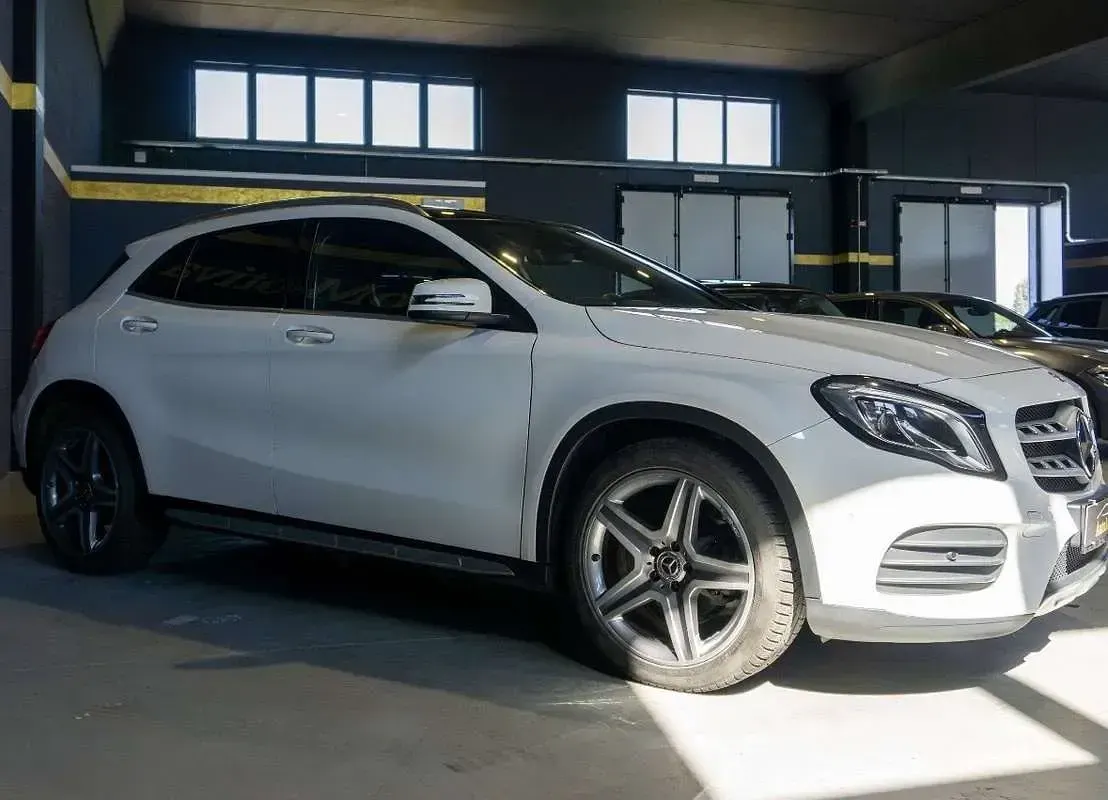 Usata Mercedes GLA180 Business 122 CV (89 kW) 2020 SUV