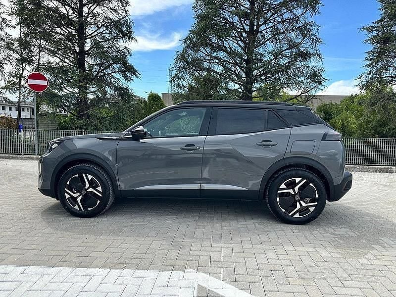 Nuova Peugeot e-2008 GT 114 kW (156 CV) 2025 Grigio SUV