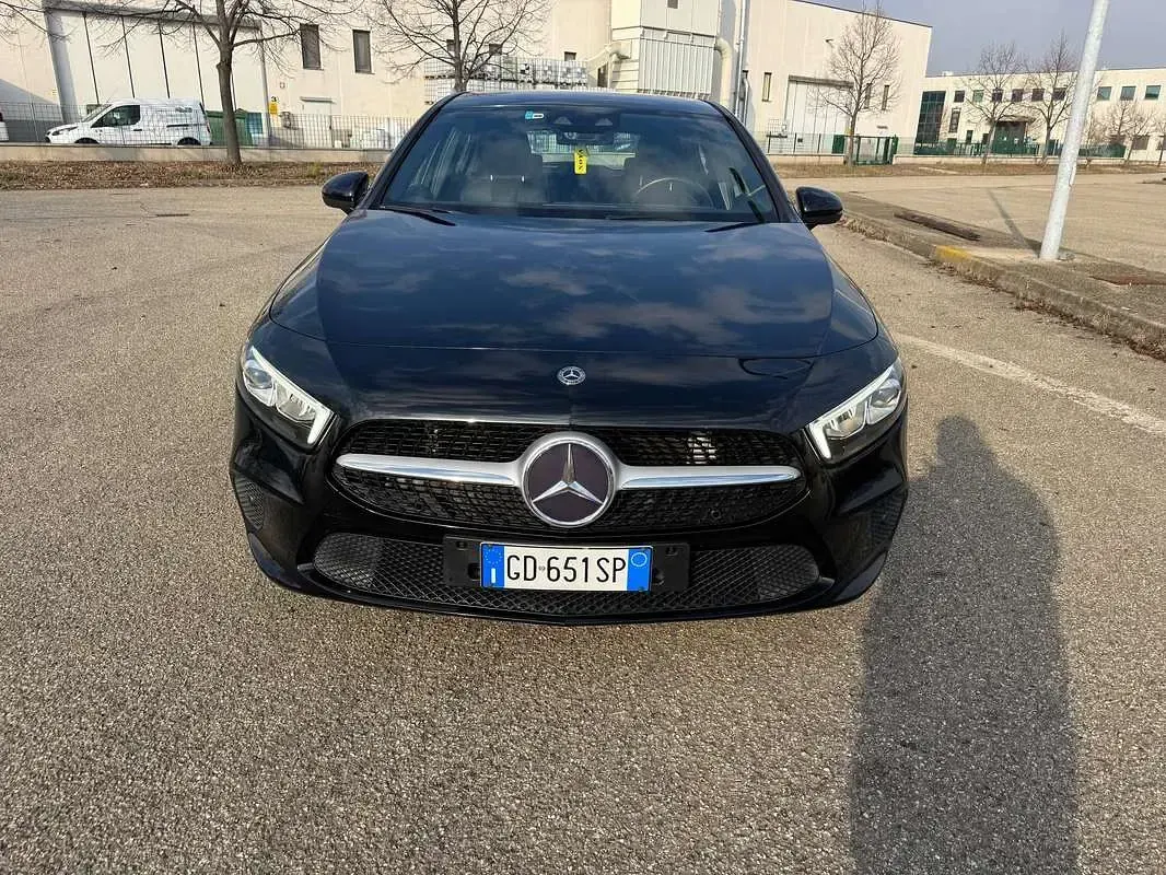 Usata Mercedes A180 136 CV (100 kW) 2021 Nero Berlina