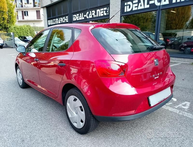 Occasion Seat Ibiza Style 69 PK (50 kW) 2011 Rood Sedan