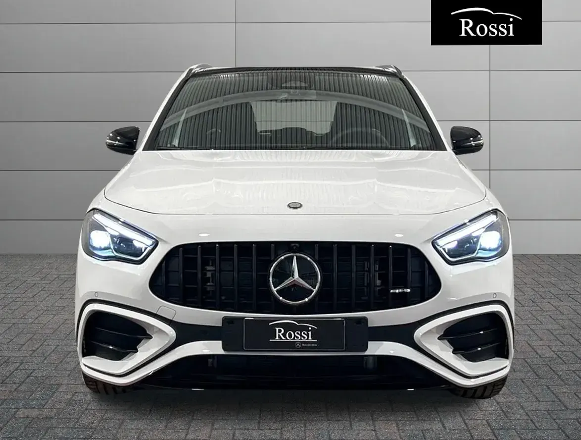 Nuova Mercedes GLA35 AMG AMG 306 CV (225 kW) 2025 Grigio montagna magno manufakt SUV