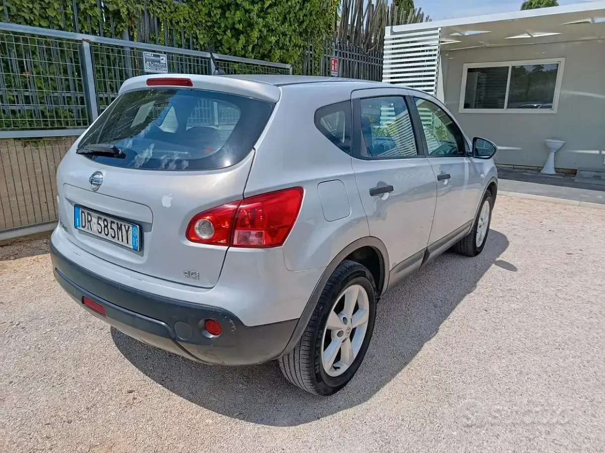 Usata Nissan Qashqai Tekna 106 CV (77 kW) 2008 Grigio SUV