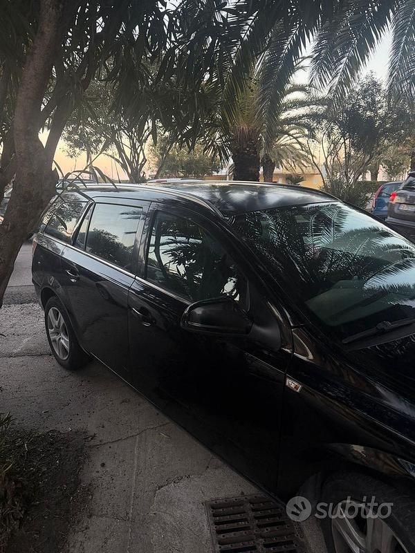 Usata Opel Astra 68 CV (50 kW) 2009 Nero Station wagon