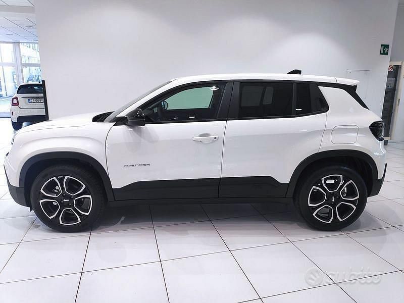 Usata Jeep Avenger Summit 100 CV (73 kW) 2024 Bianco SUV