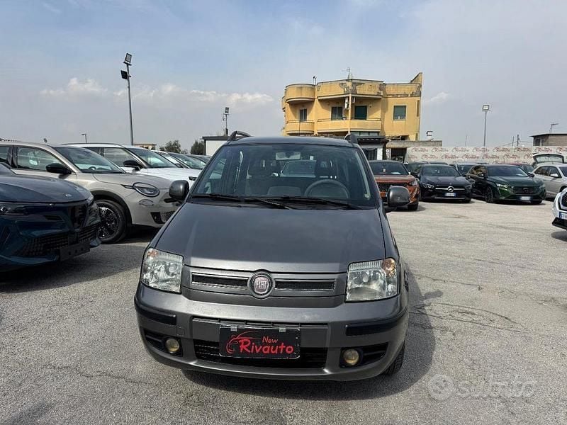 Usata Fiat Panda Dynamic 74 CV (54 kW) 2011 Grigio Utilitaria