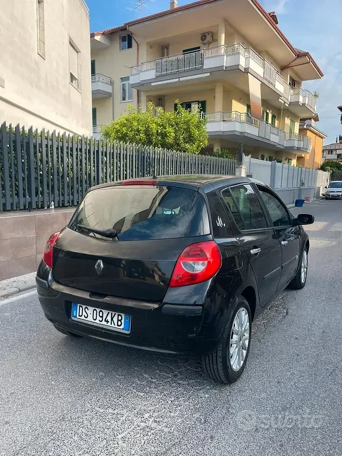 Usata Renault Clio II LE 86 CV (63 kW) 2008 Nero Berlina