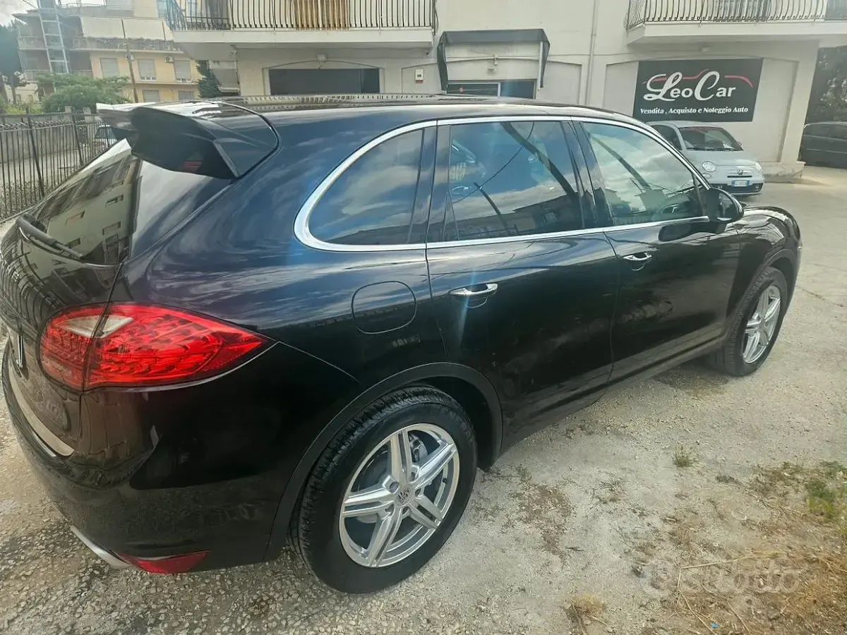 Usata Porsche Cayenne 245 CV (180 kW) 2013 Nero SUV