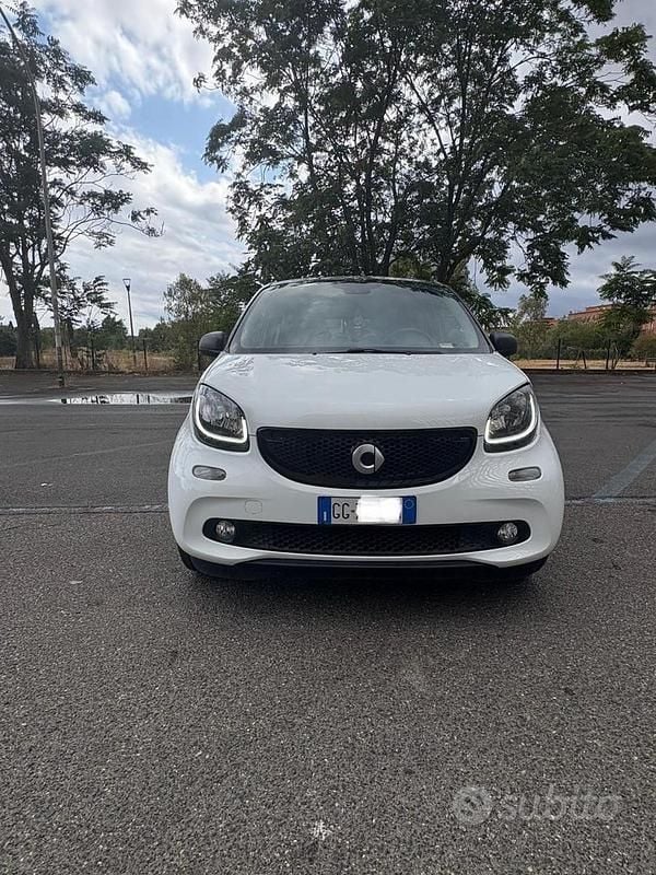 Usata Smart ForFour Passion 71 CV (52 kW) 2016 Bianco Utilitaria