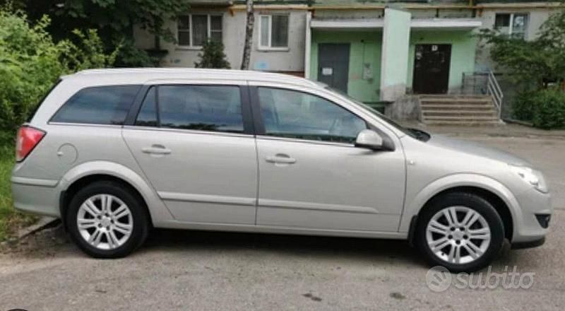 Usata Opel Astra Cosmo 125 CV (91 kW) 2008 Grigio Station wagon