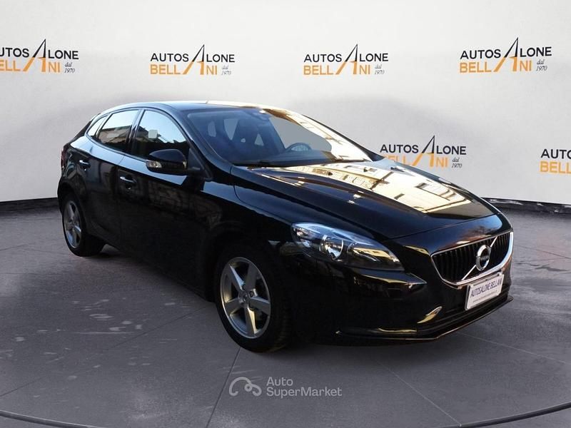 Nero Usata 2018 Volvo V40 Kinetic Tre volumi | 12.900 € (Buon prezzo) - Immagine 1/4