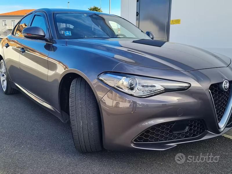 Usata Alfa Romeo Giulia Business 160 CV (117 kW) 2020 Grigio Berlina